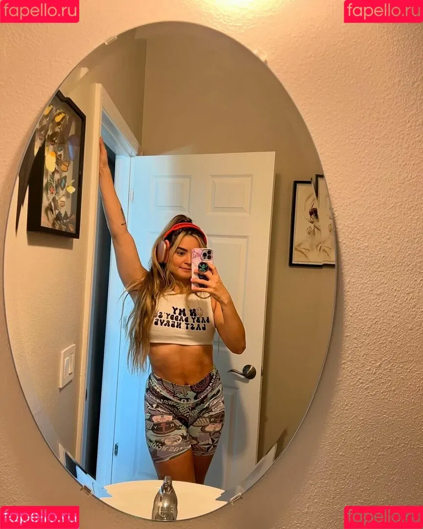 Tay Conti / Taynara Melo / tayconti_ Onlyfans Photo Gallery 