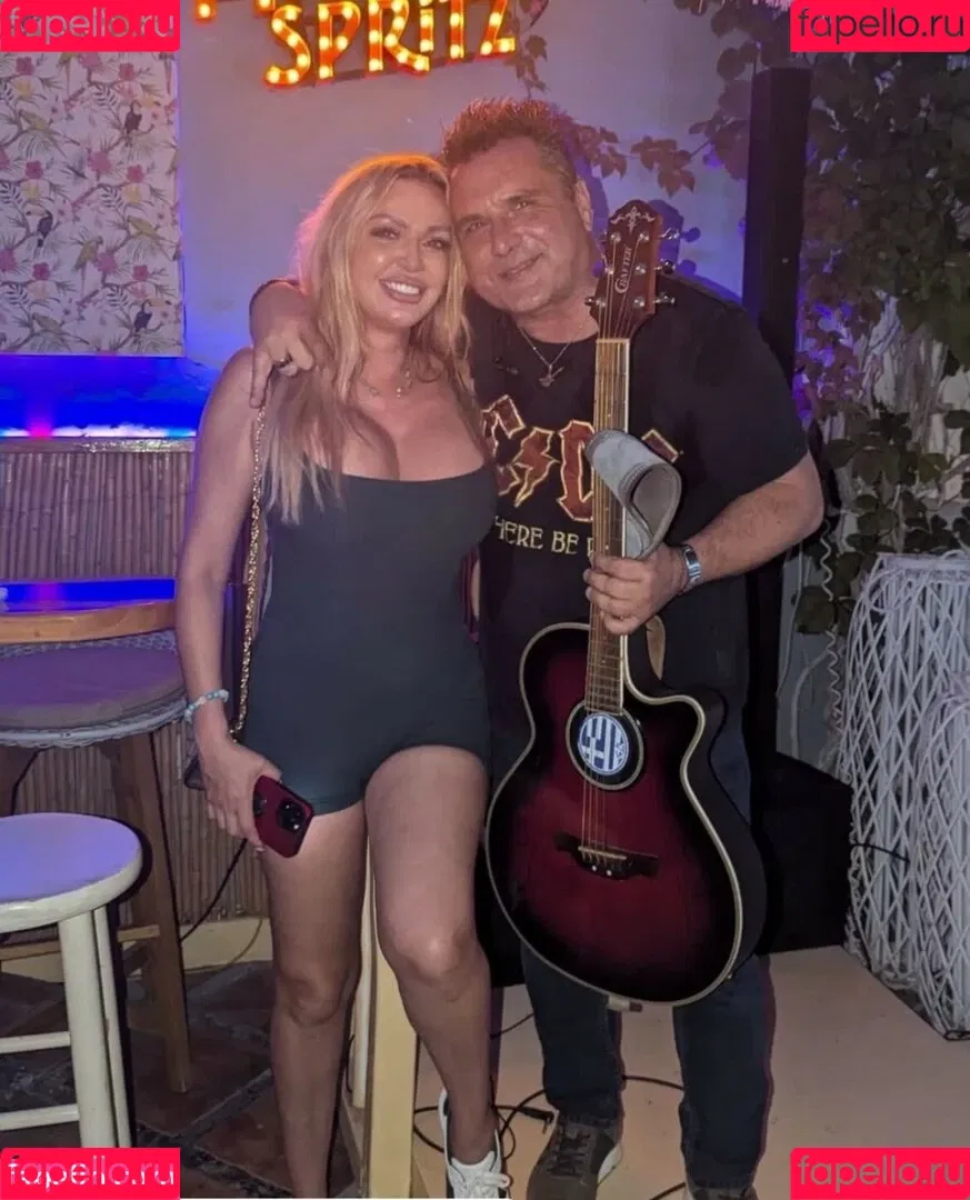 Amber Jayne / Amber_JayneXX / amberjayneofficial Onlyfans Photo Gallery 