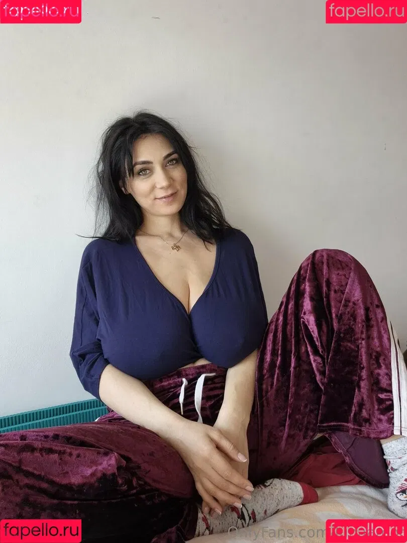 https: / luna_amor_official / lunaamor Onlyfans Photo Gallery 