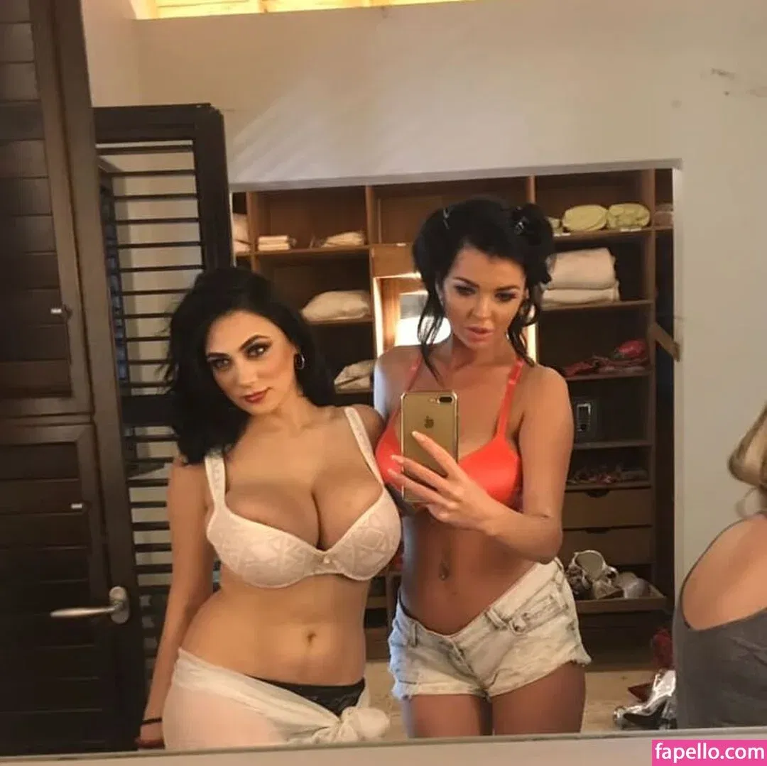 https: / luna_amor_official / lunaamor Onlyfans Photo Gallery 