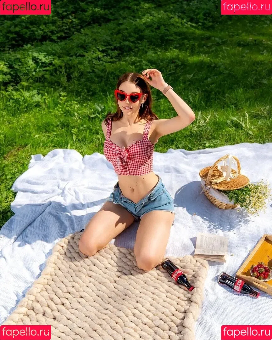 Alice Delish / alice_delish / alicedelish Onlyfans Photo Gallery 
