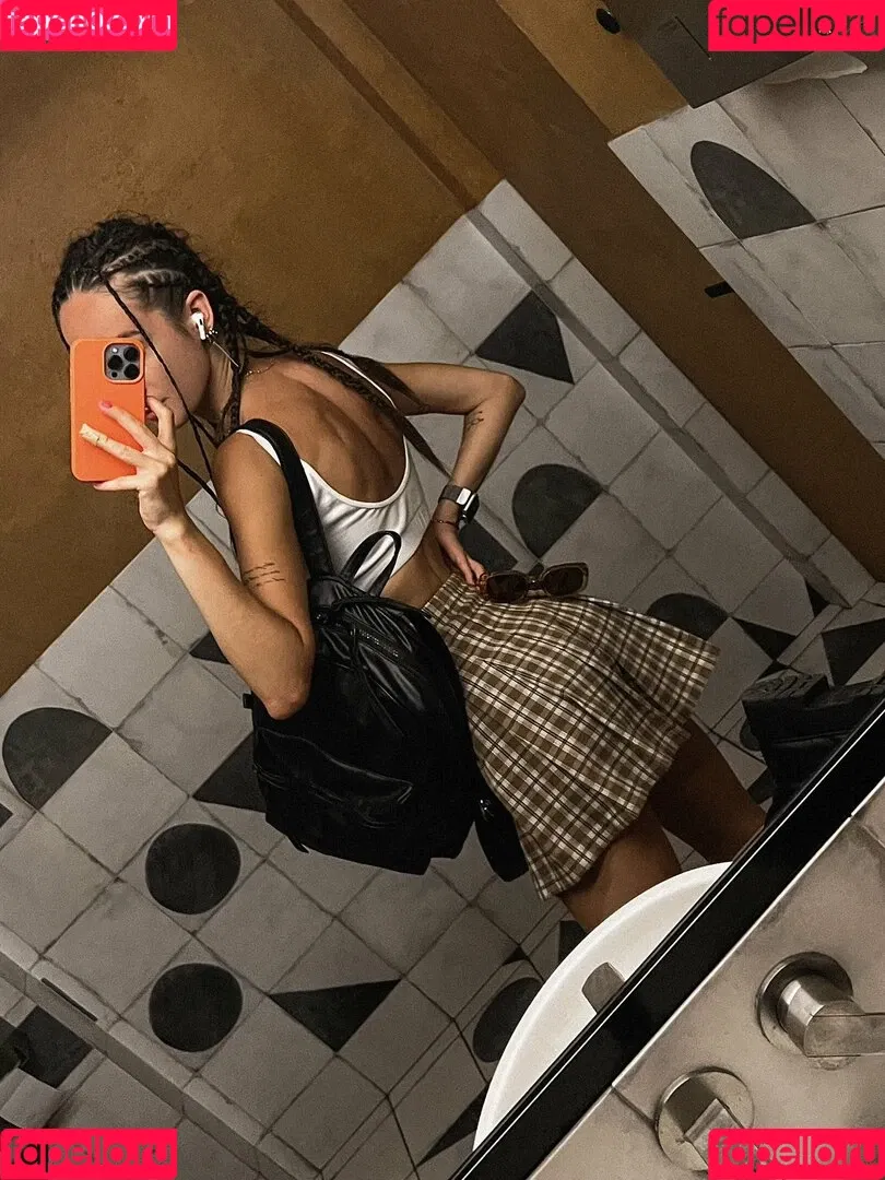 Julia / prettylittlething / pretylittlething Onlyfans Photo Gallery 
