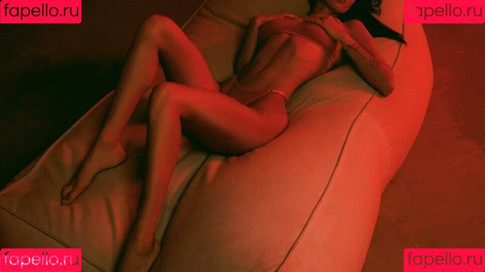 Julia / prettylittlething / pretylittlething Onlyfans Photo Gallery 