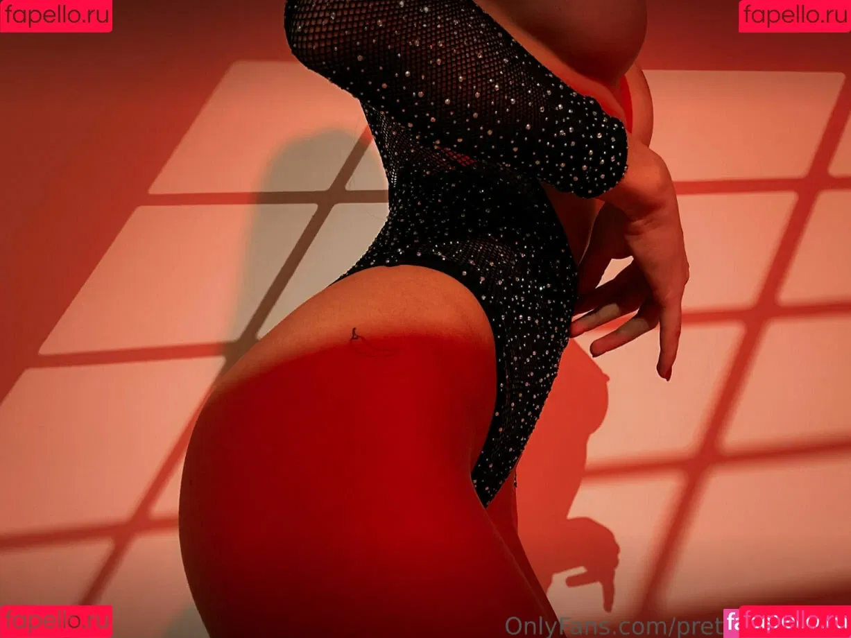 Julia / prettylittlething / pretylittlething Onlyfans Photo Gallery 