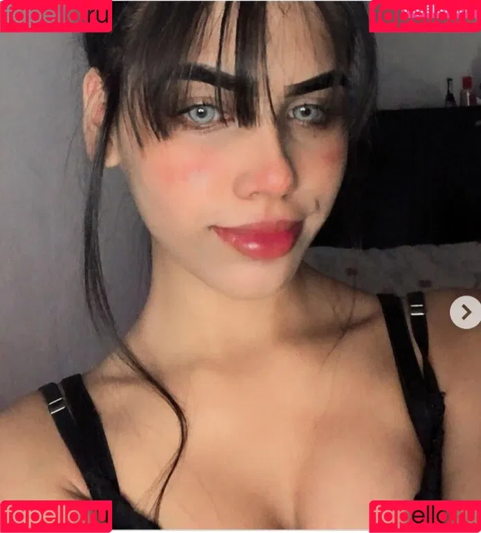 Julia / prettylittlething / pretylittlething Onlyfans Photo Gallery 