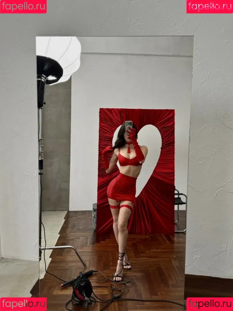 Julia / prettylittlething / pretylittlething Onlyfans Photo Gallery 