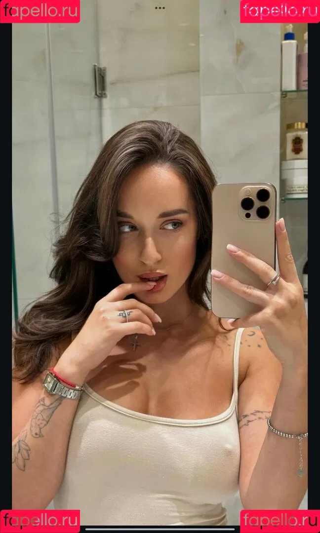 Julia / prettylittlething / pretylittlething Onlyfans Photo Gallery 
