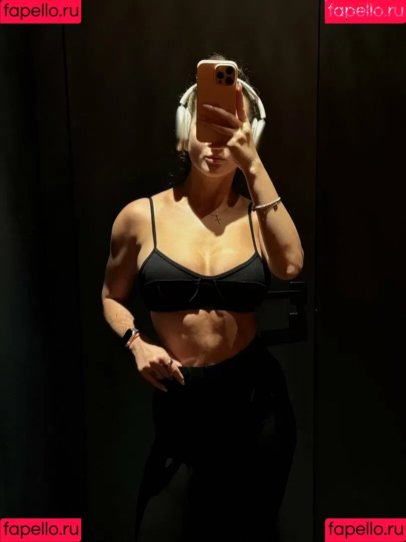 Julia / prettylittlething / pretylittlething Onlyfans Photo Gallery 