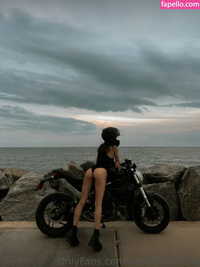 Julia / prettylittlething / pretylittlething Onlyfans Photo Gallery 