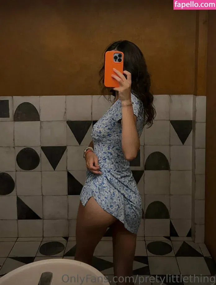 Julia / prettylittlething / pretylittlething Onlyfans Photo Gallery 