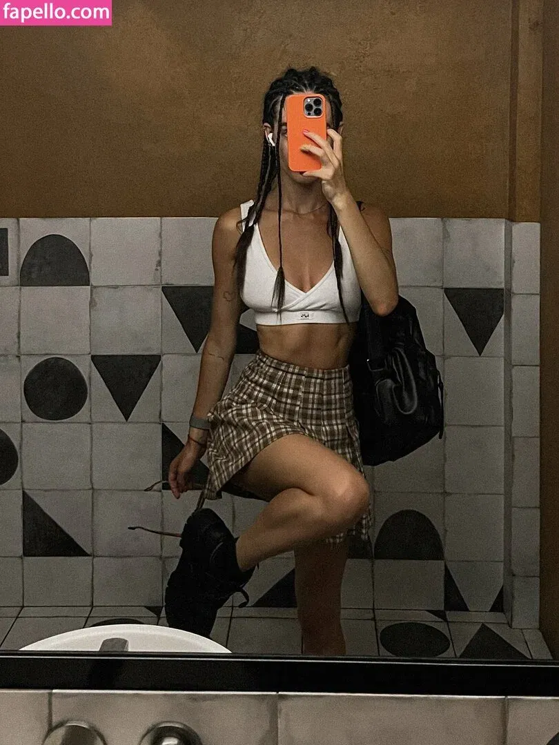 Julia / prettylittlething / pretylittlething Onlyfans Photo Gallery 