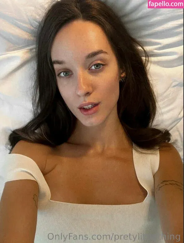 Julia / prettylittlething / pretylittlething Onlyfans Photo Gallery 