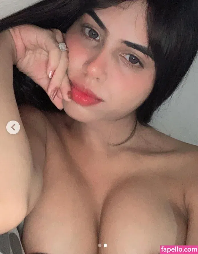 Julia / prettylittlething / pretylittlething Onlyfans Photo Gallery 