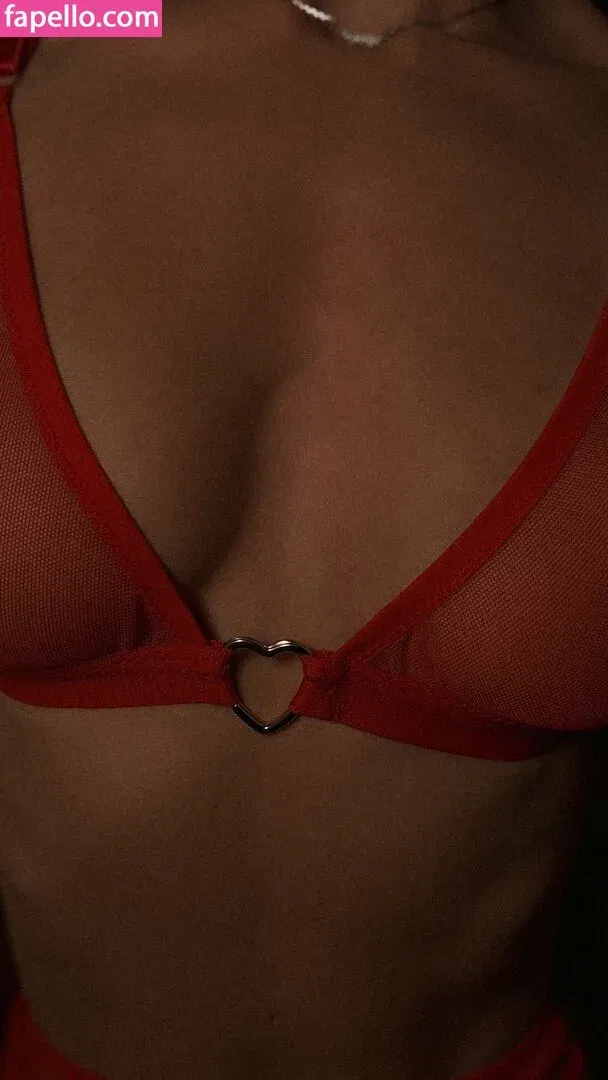 Julia / prettylittlething / pretylittlething Onlyfans Photo Gallery 