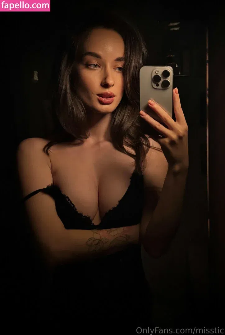 Julia / prettylittlething / pretylittlething Onlyfans Photo Gallery 