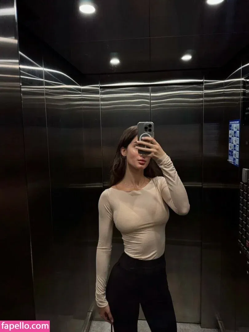 Julia / prettylittlething / pretylittlething Onlyfans Photo Gallery 