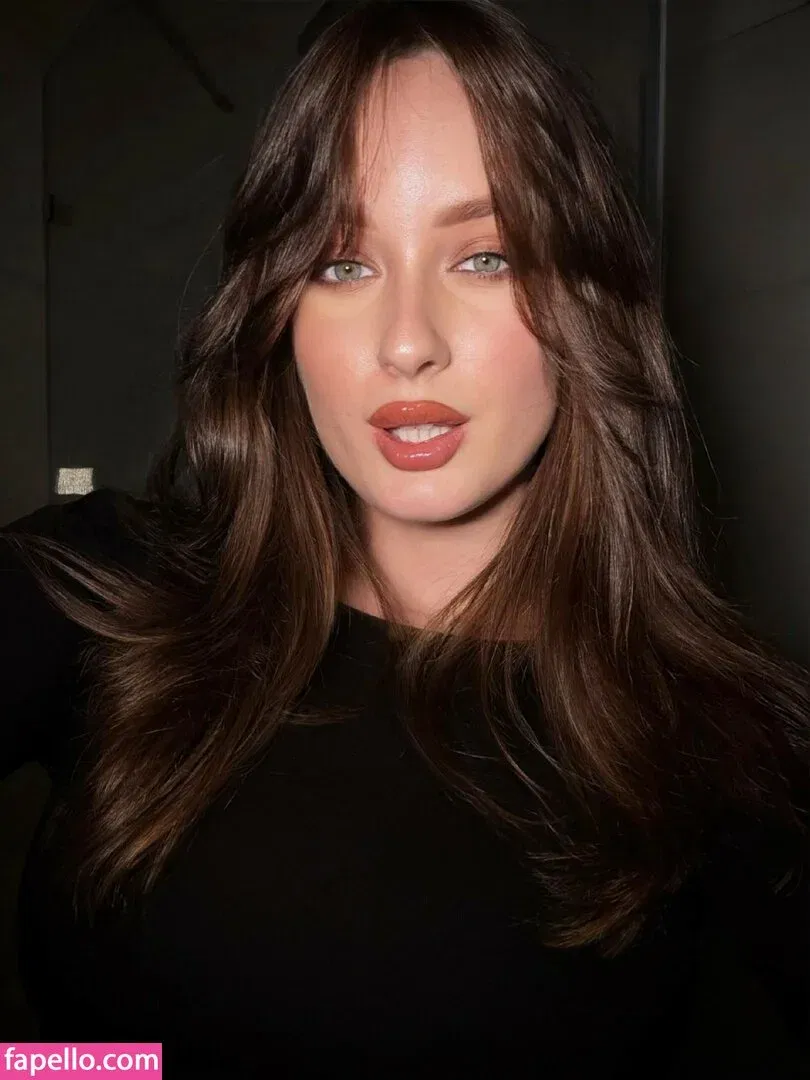 Julia / prettylittlething / pretylittlething Onlyfans Photo Gallery 