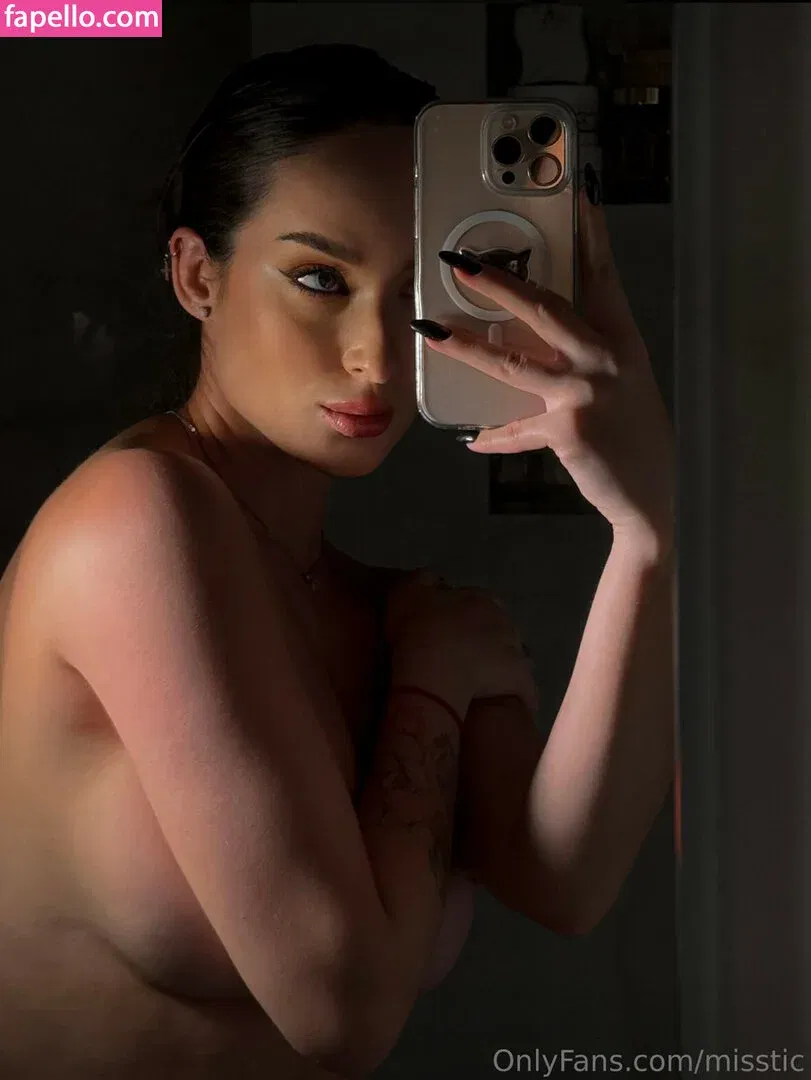 Julia / prettylittlething / pretylittlething Onlyfans Photo Gallery 