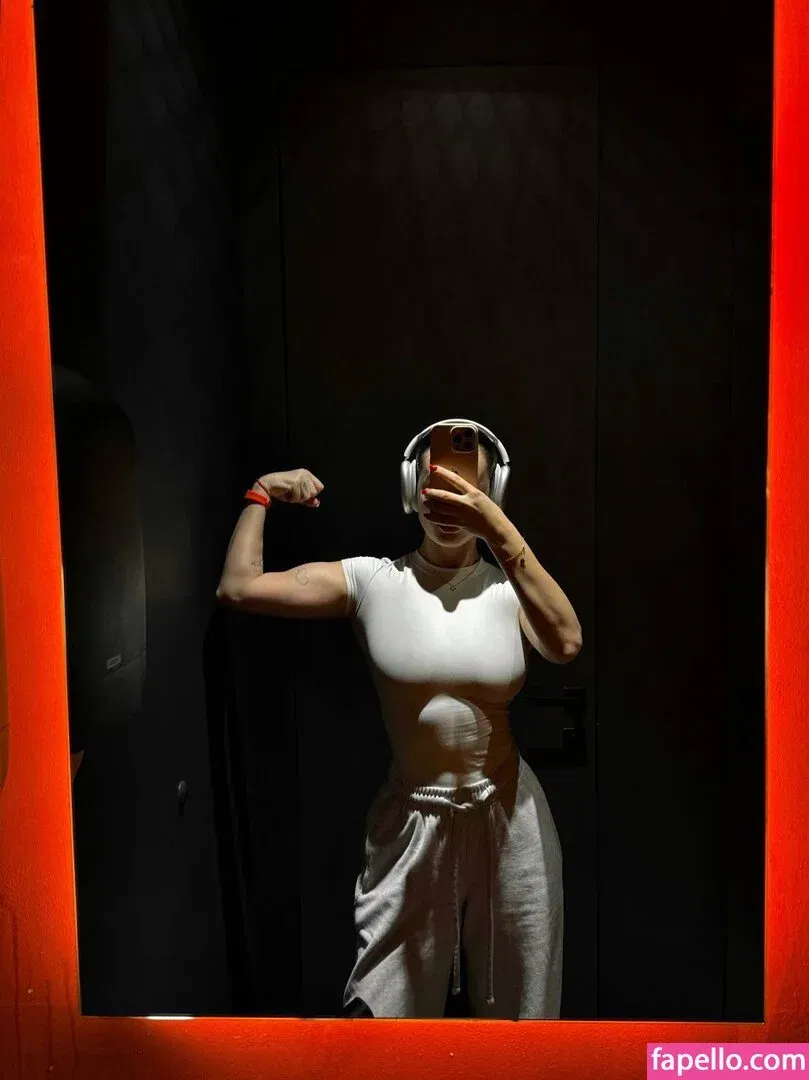 Julia / prettylittlething / pretylittlething Onlyfans Photo Gallery 