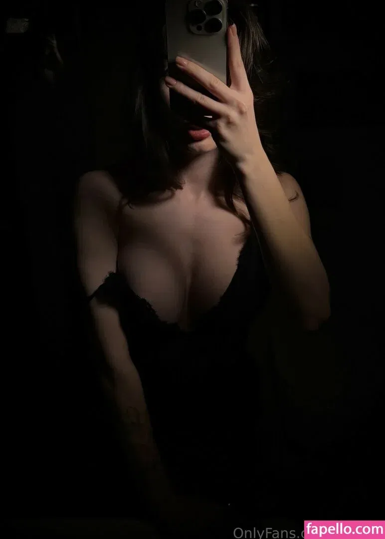 Julia / prettylittlething / pretylittlething Onlyfans Photo Gallery 