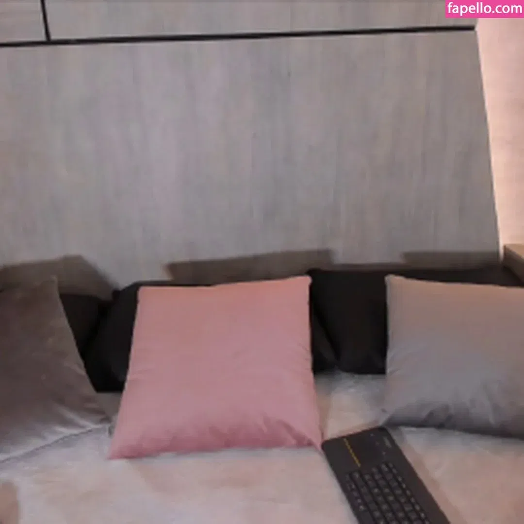 LupeHikari Onlyfans Photo Gallery 