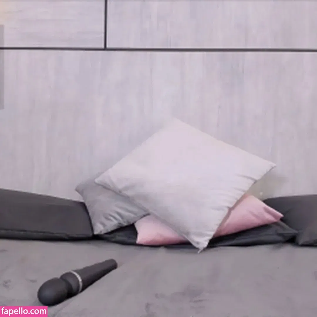 LupeHikari Onlyfans Photo Gallery 