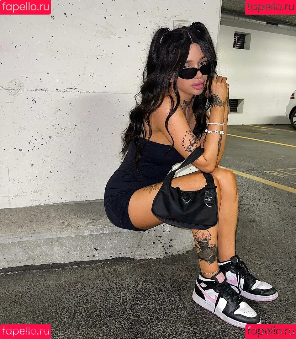 Jennifer / aesthymes Onlyfans Photo Gallery 