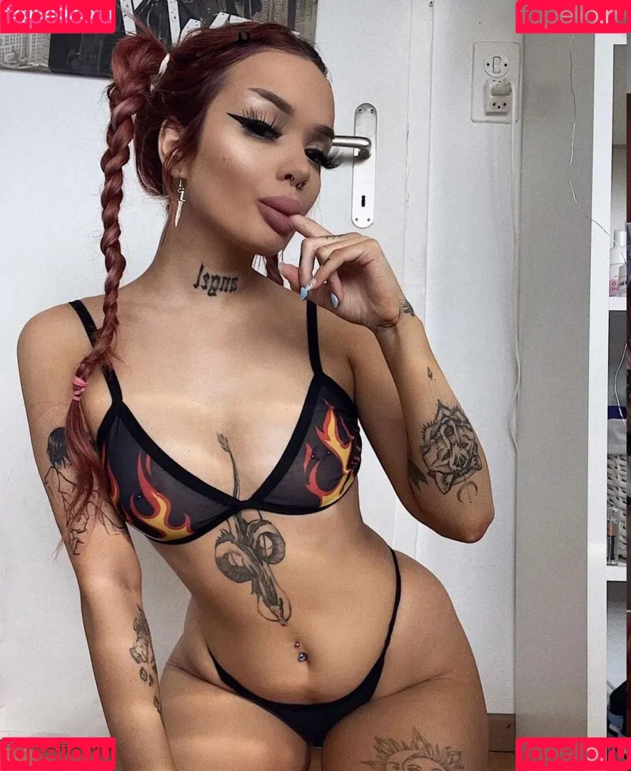 Jennifer / aesthymes Onlyfans Photo Gallery 