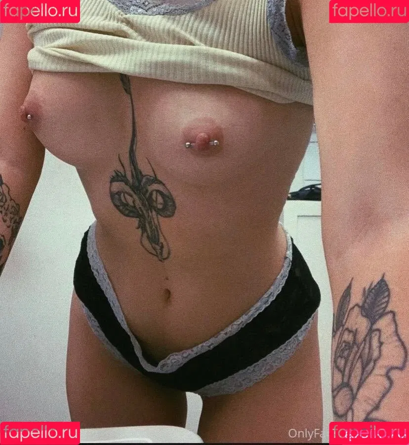 Jennifer / aesthymes Onlyfans Photo Gallery 