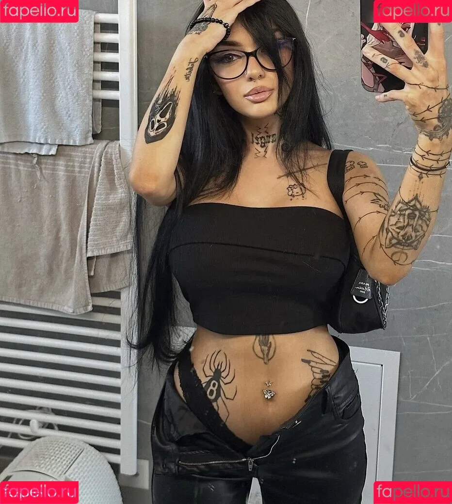 Jennifer / aesthymes Onlyfans Photo Gallery 