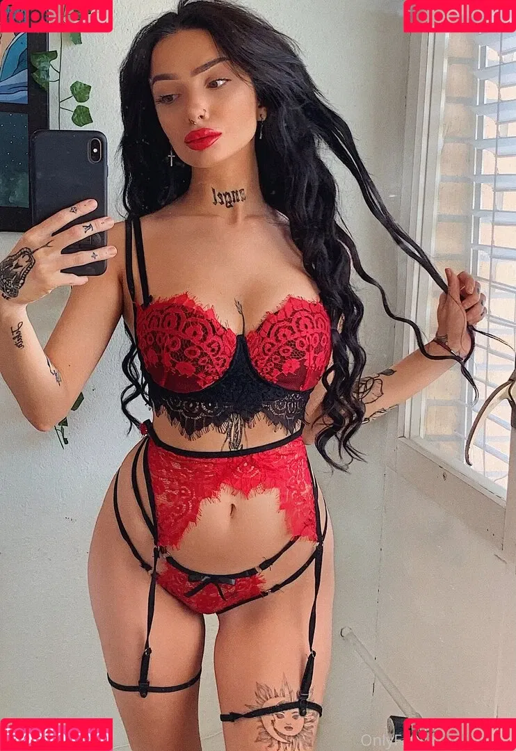 Jennifer / aesthymes Onlyfans Photo Gallery 