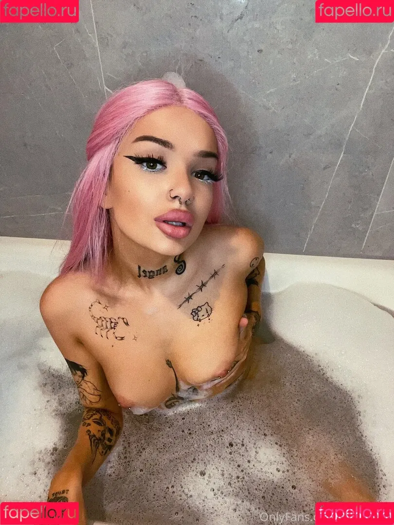 Jennifer / aesthymes Onlyfans Photo Gallery 