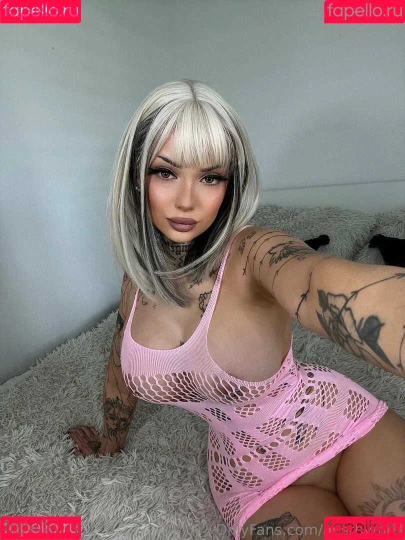 Jennifer / aesthymes Onlyfans Photo Gallery 