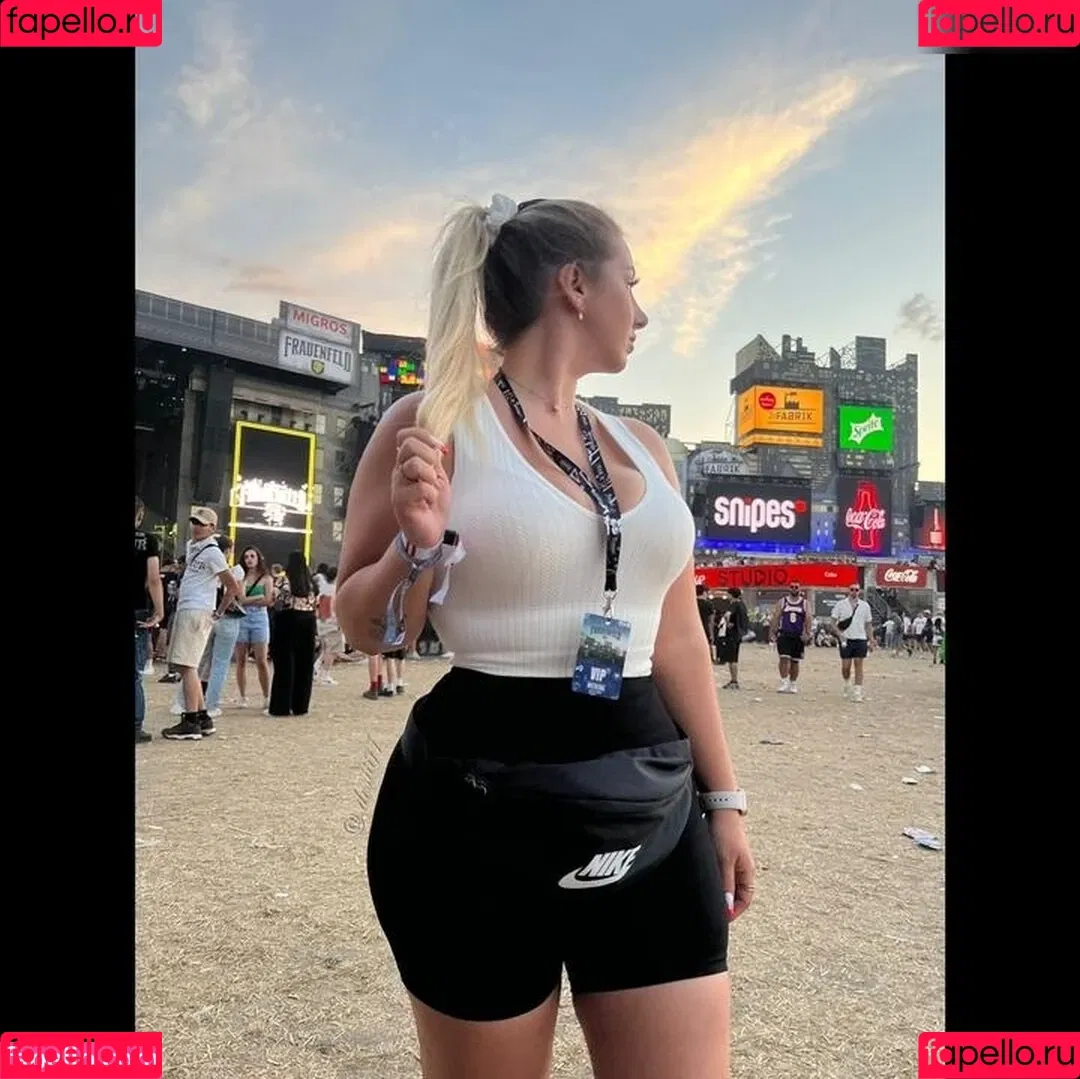 Desii77 / desiii77 Onlyfans Photo Gallery 