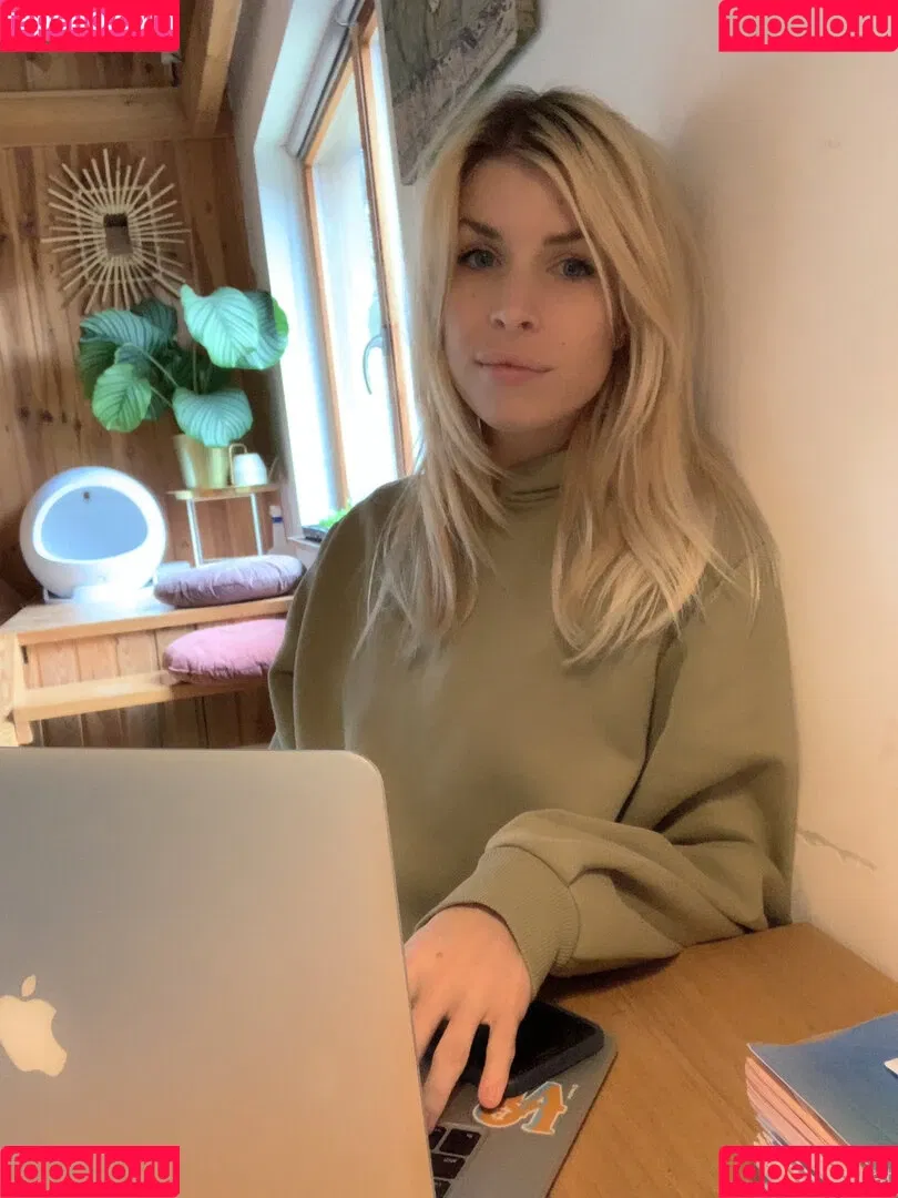 Jana Volkova / Ocicat / janamduggar Onlyfans Photo Gallery 