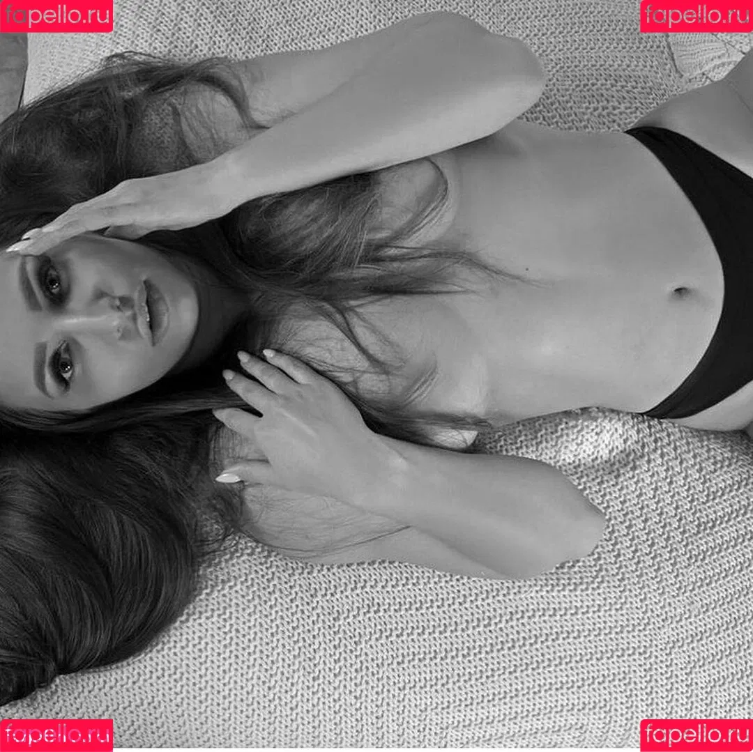Kriss Kiss / KrissKiss111 / kriss_kiss / krisskissreal Onlyfans Photo Gallery 