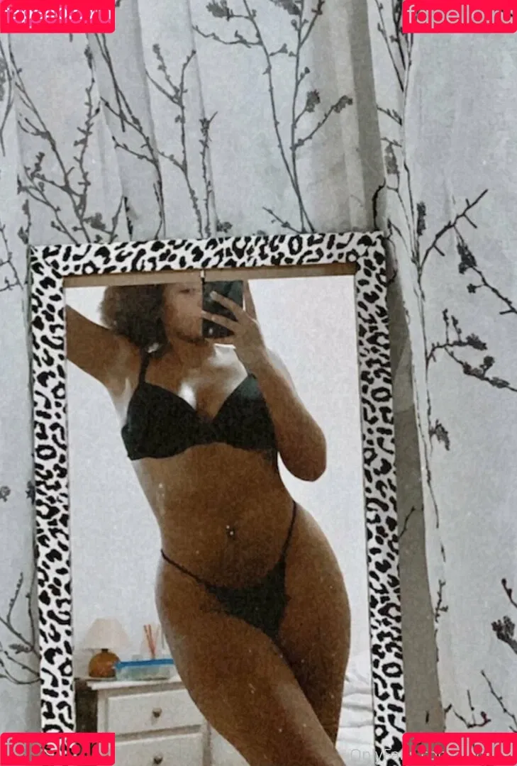 __xtrabelle__ / aquabelle_x Onlyfans Photo Gallery 