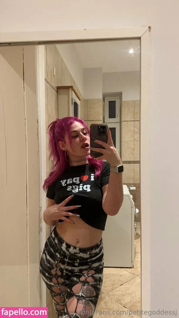 petitegoddessj / xpetitegoddessx Onlyfans Photo Gallery 