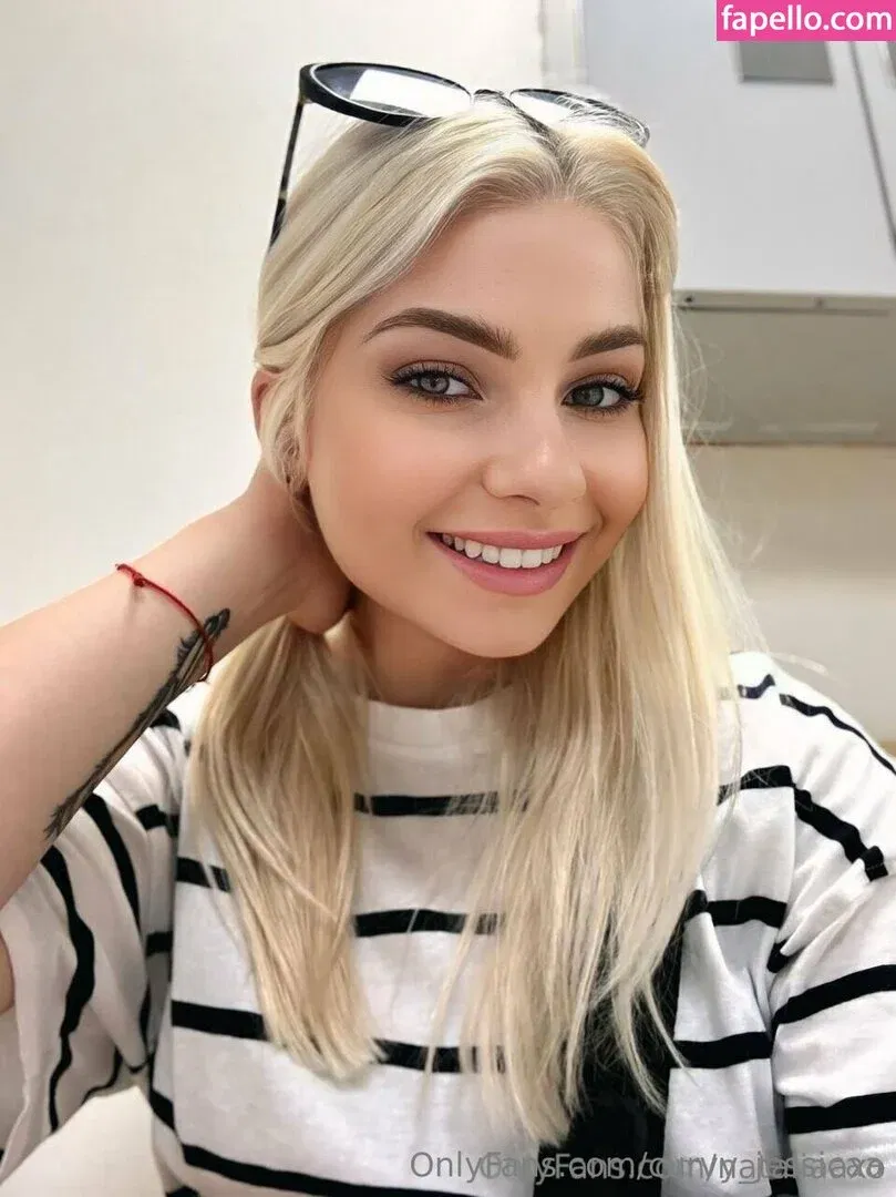 curvjessica / curvy_jessicaa Onlyfans Photo Gallery 