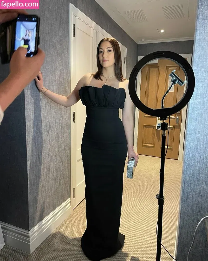 Chyler Leigh / chy_leigh Onlyfans Photo Gallery 