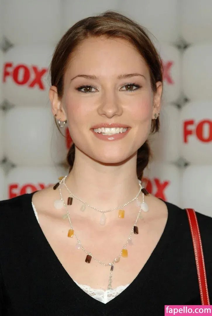 Chyler Leigh / chy_leigh Onlyfans Photo Gallery 