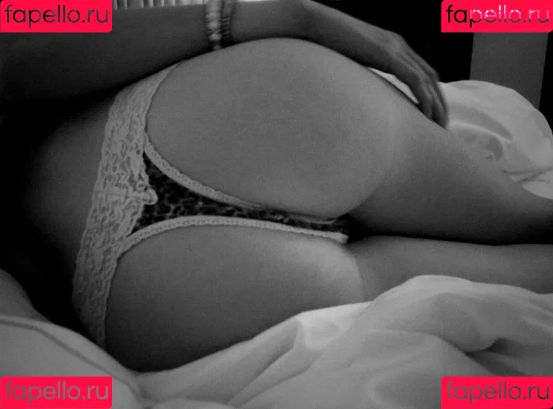 Katrina Bowden / katrinakbowden Onlyfans Photo Gallery 