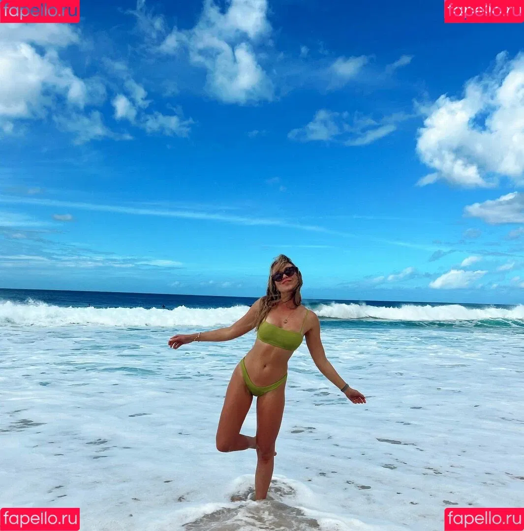 Katrina Bowden / katrinakbowden Onlyfans Photo Gallery 