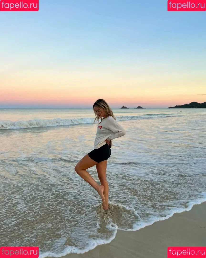 Katrina Bowden / katrinakbowden Onlyfans Photo Gallery 