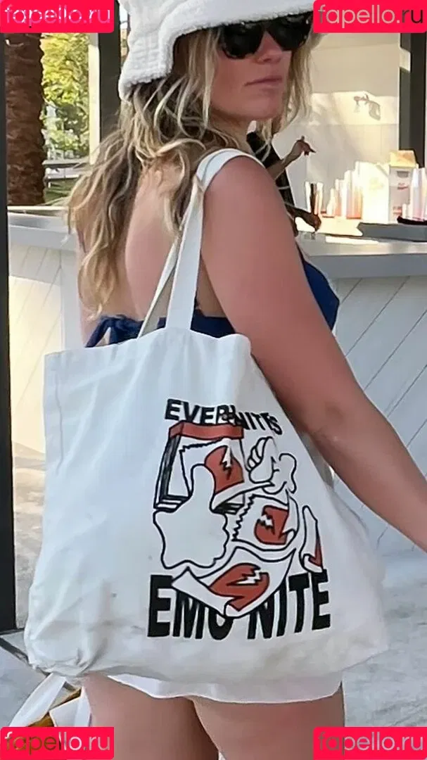 Katrina Bowden / katrinakbowden Onlyfans Photo Gallery 