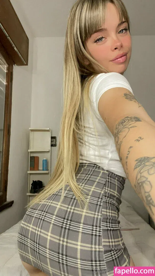 itsleaaa Onlyfans Photo Gallery 