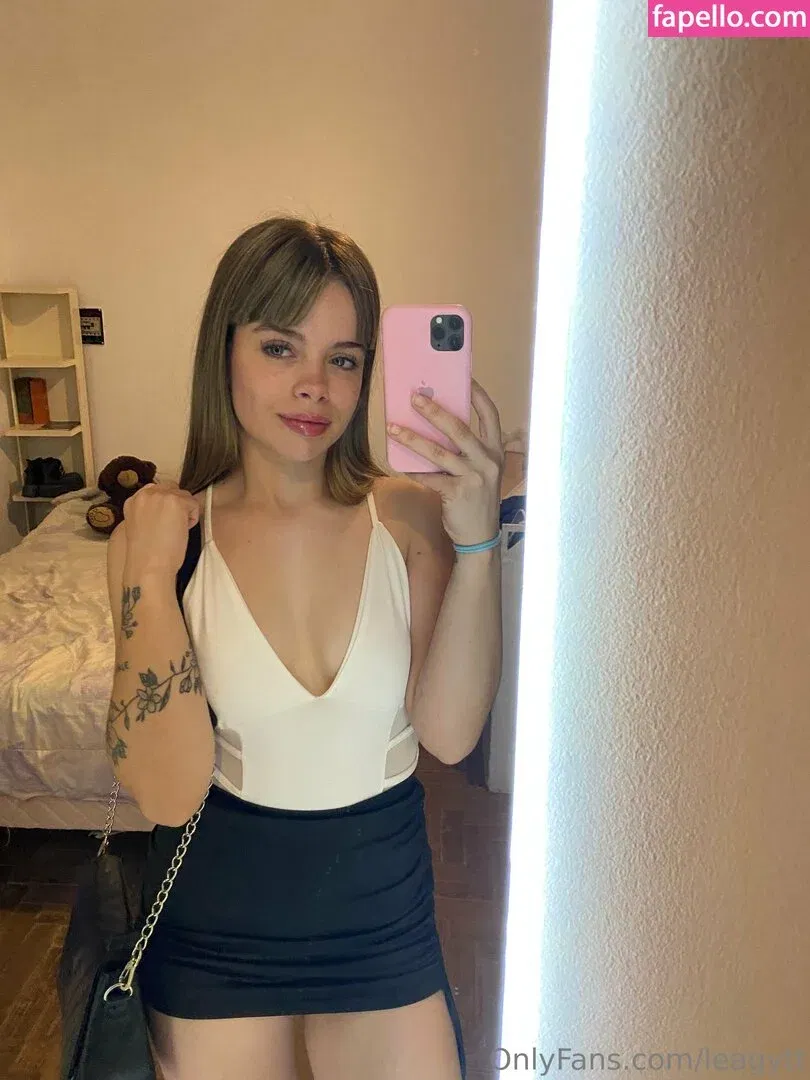 itsleaaa Onlyfans Photo Gallery 