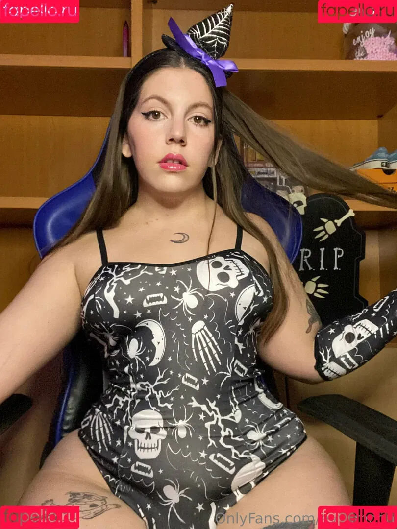 evvilmoon / evyn.moon Onlyfans Photo Gallery 