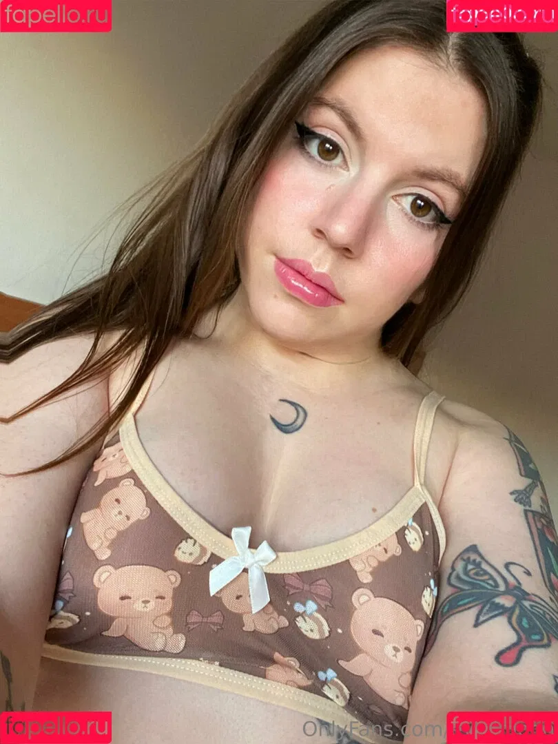 evvilmoon / evyn.moon Onlyfans Photo Gallery 