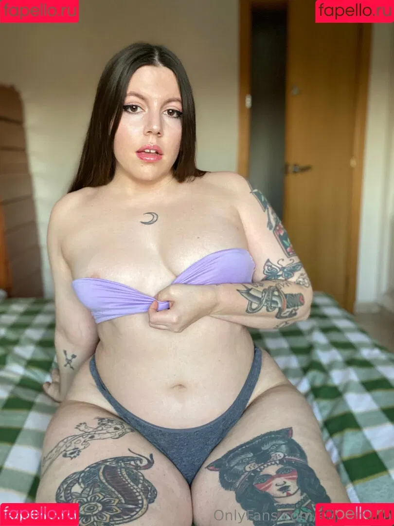 evvilmoon / evyn.moon Onlyfans Photo Gallery 